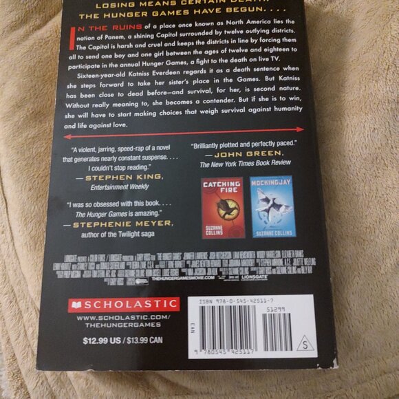 The Hunger Games paper back book by Susanne Collins - Picture 2 of 2